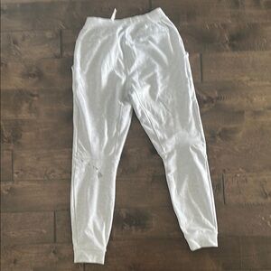 Grey Lululemon Hawaiian island leggings with Elastic Waistband and Cuffed Ankles